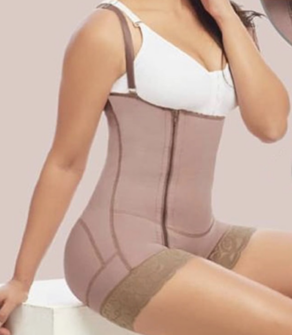 Faja strapless con ziper al lado y corta